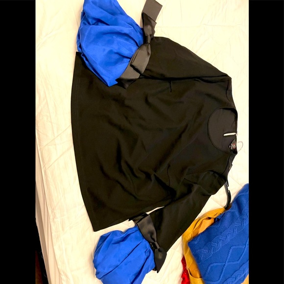 Women plus size belle arms blouse. Size 1x - Picture 1 of 4